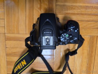 Nikon D5600 + AF-S DX Nikkor 18-140 mm f/3.5-5.6G ED VR - 2