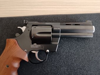 Predam luxusné zbrane. - 2