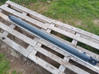 Hydraulický piest 1540mm - 2