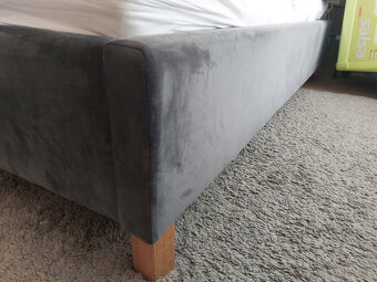 čalúnená manželská posteľ - 2