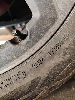 215/60 R18      Dacia Duster - 2