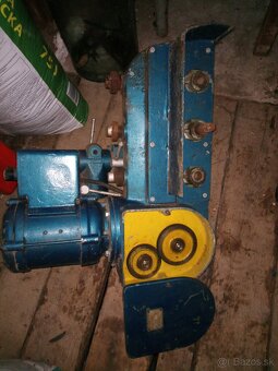 Podávac na spodnú frezu - 2