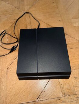 Predam PS4 500GB v super stave - 2