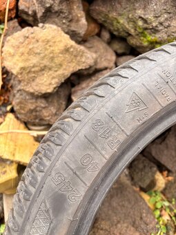 245/40 R18 pneu - 2