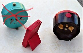 Digitálne hodiny a staršie budíky - 2