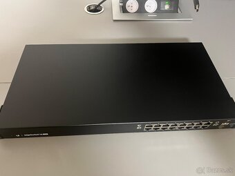 16 port PoE swich (150w) Ubiqiuti EdgeSwich - 2