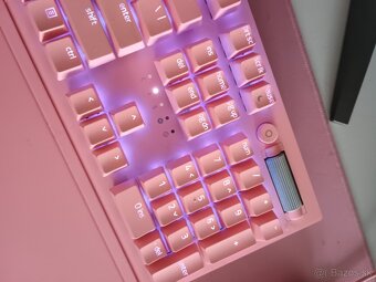 Herná klávesnica Razer Blackwidow V3 ružová (Pink) - 2