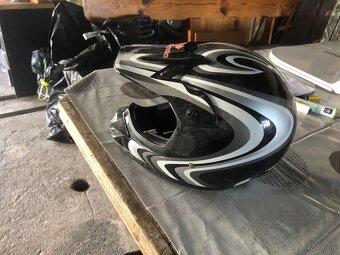 Predam helmu na enduro stvorkolku - 2