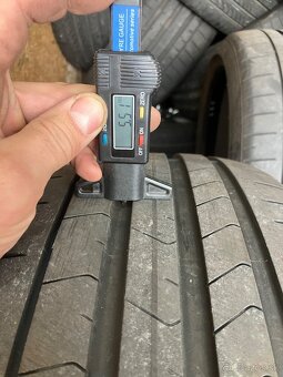 Pirelli 235/35 R20 letné - TESLA - 2