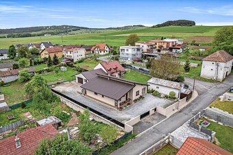 Priestranná novostavba rodinného domu s pozemkom - 2