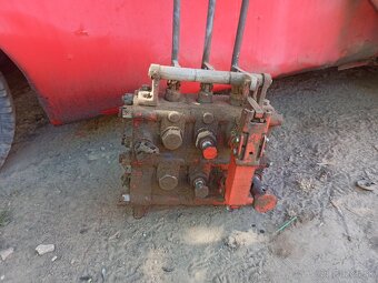 Hydraulický rozvádzač 3 sekciový desta dvhm - 2