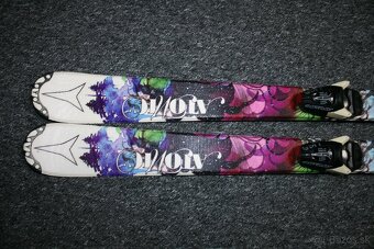 lyže Atomic divcenské 120 cm , lyžiarky - 2