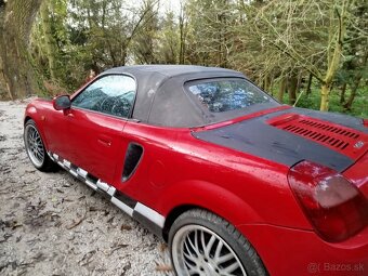 Toyota mr2 spyder - 2
