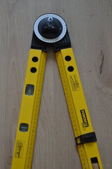 Kompas vodováha s nastaviteľným uhlom uhlomer 3v1 - 2