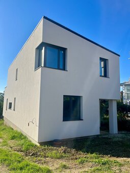 Moderný rodinný dom pod lesom Nitrianske Hrnčiarovce - 2