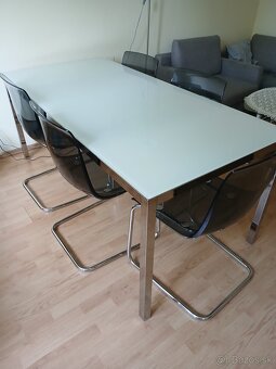 Jedálenský stol - 2