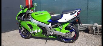 Kawasaki ZX7R - 2