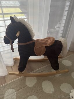 Predám hojdacieho koníka - 2