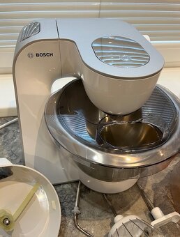Bosch MUM 54240 900W kuchynský robot - 2