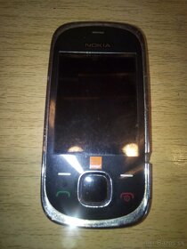 Predám mobil Nokia 7230 - 2