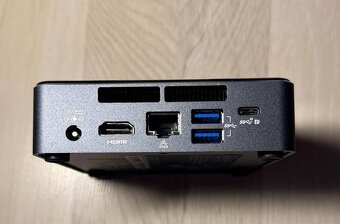 Intel NUC 7i3BNK mini počítač - 2
