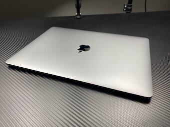 Macbook Air 2019 - Top Stav - 2
