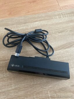 SENZOR XBOX KINECT 2.0 + DRŽIAK NA TV - 2