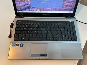 Asus A53-15,6"HD/Intel i3/8gb ram/128gb ssd/Nvidia GT 540m - 2