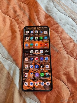 Motorola razr 60 ultra - 2