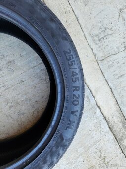 255/45r20 - 2