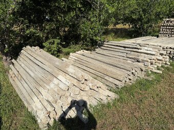 Predám betónové stĺpiky - 600 ks - 2