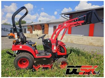Traktor s čelným nakladačom a medzinápravovou kosou - 2