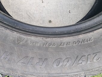 Predám zimné pneumatiky 215 /60 R17 - 2