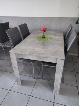 Jedálenská zostava - 2