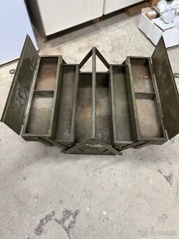 Retro kufrík na náradie - 2