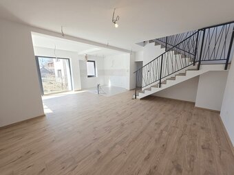 Predáme novost. poschodového 5+kk RD, Horný Vadičov, R2 SK. - 2