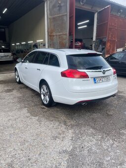 Predám Opel Insignia 2,0 CDTI biturbo 4x4 - 2