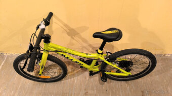 Detský bicykel Amulet Tomcat 20" a cykloprilba - 2