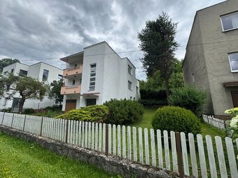 Trojpodlažný dom s veľkou záhradou v centre Ružomberku - 2