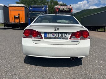 Honda Civic hybrid - 2