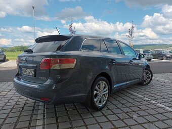 Toyota Avensis combi 2,2 d 110kw - 2