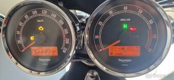 Triumph Rocket III - 2