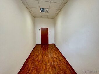 Priestor s umývadlom - 10 m2 - Moyzesova, Košice - 2