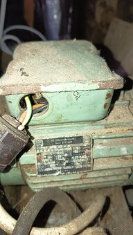 Predám elektromotor s prevodovkov - 2