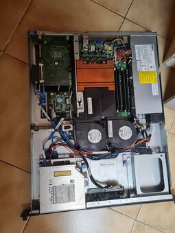Predám server Dell PowerEdge R200 - 2