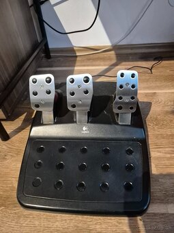 Volant Logitech Driving Force GT + Logitech G25 pedále - 2