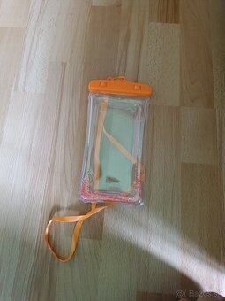 Proti vodný krit na telefón - 2