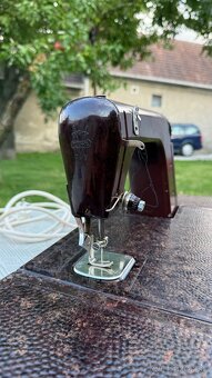 Vintage elektrický šijací stroj MEWA Freia - 2