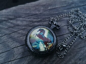 Čierny kôň vreckové hodiny - 2