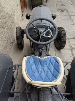 Ford Ferguson 8n - 2